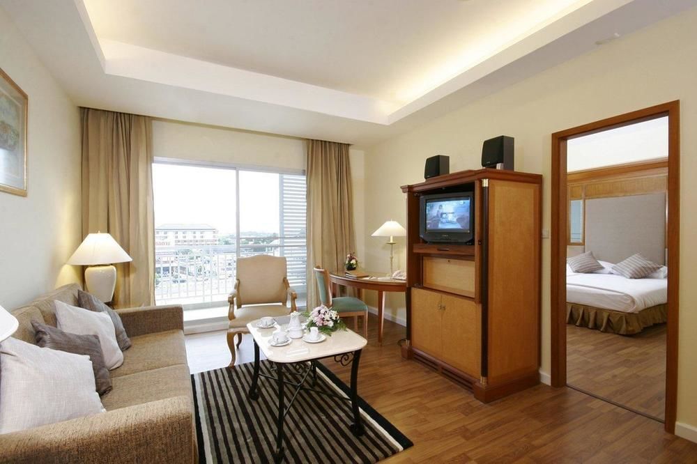 Kameo Grand Hotel & Serviced Apartment, Rayong Exterior photo
