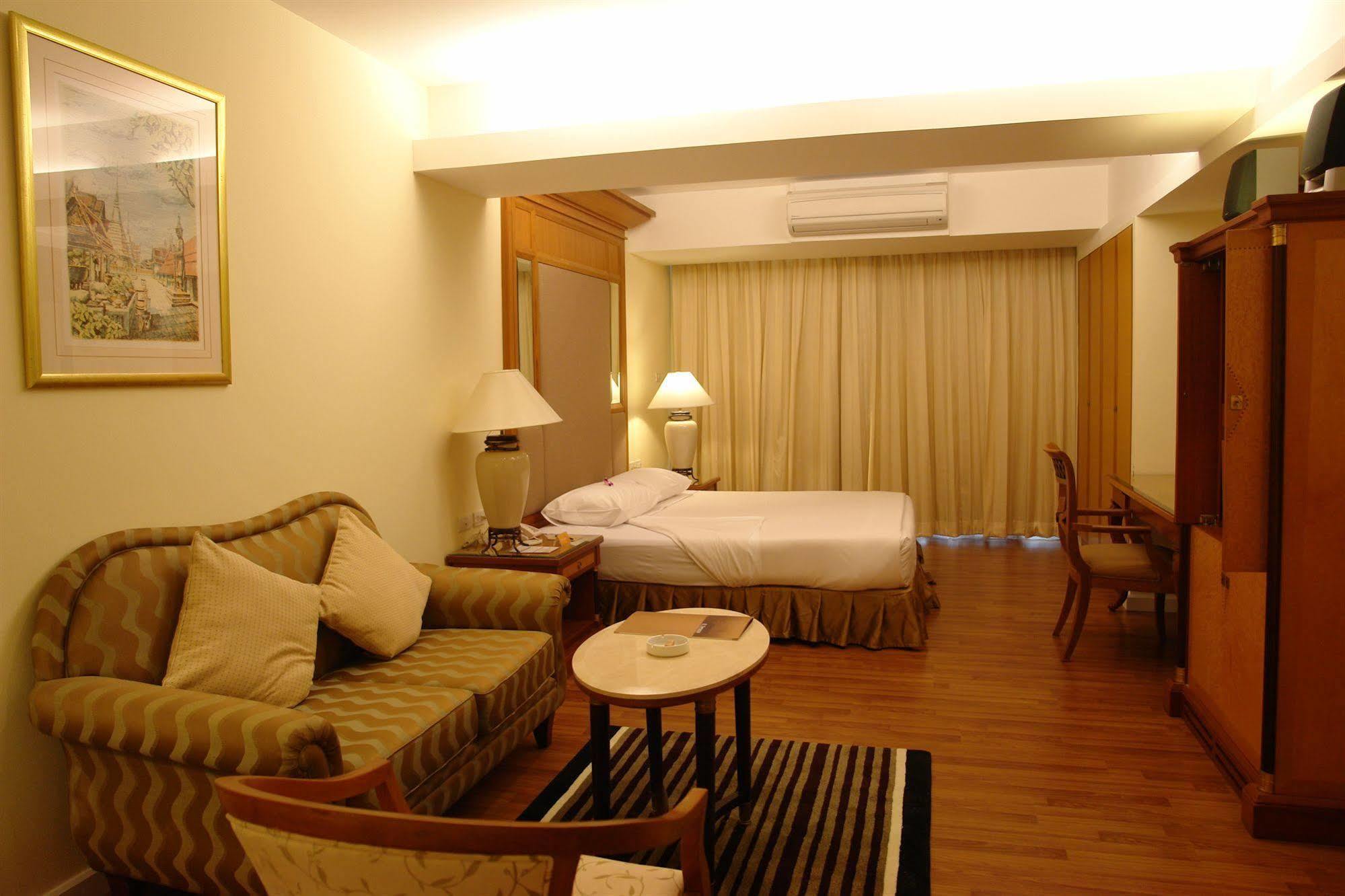 Kameo Grand Hotel & Serviced Apartment, Rayong Exterior photo