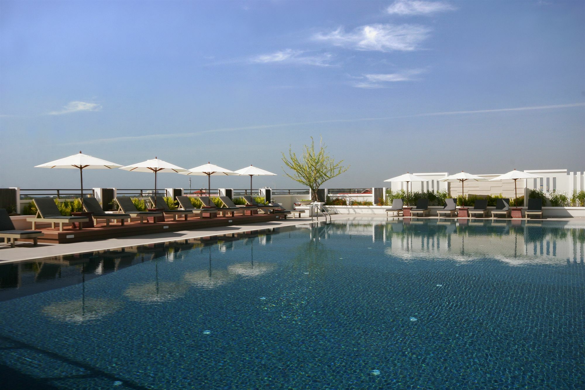 Kameo Grand Hotel & Serviced Apartment, Rayong Exterior photo