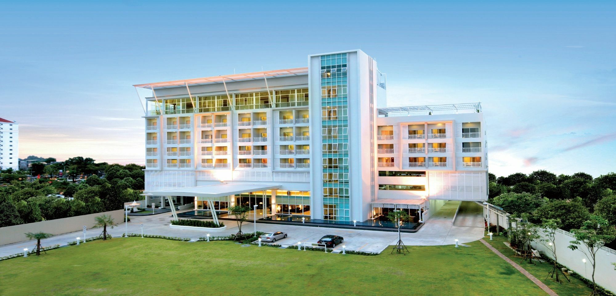 Kameo Grand Hotel & Serviced Apartment, Rayong Exterior photo