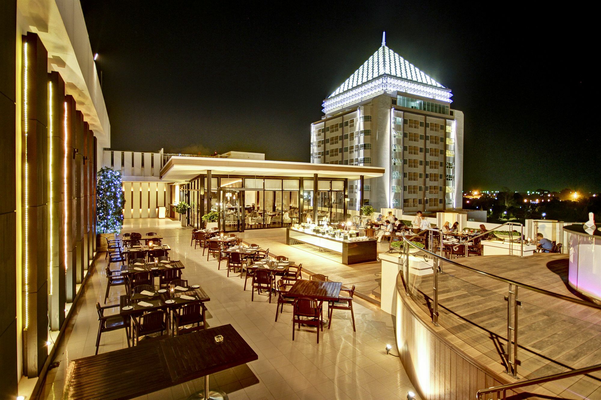 Kameo Grand Hotel & Serviced Apartment, Rayong Exterior photo