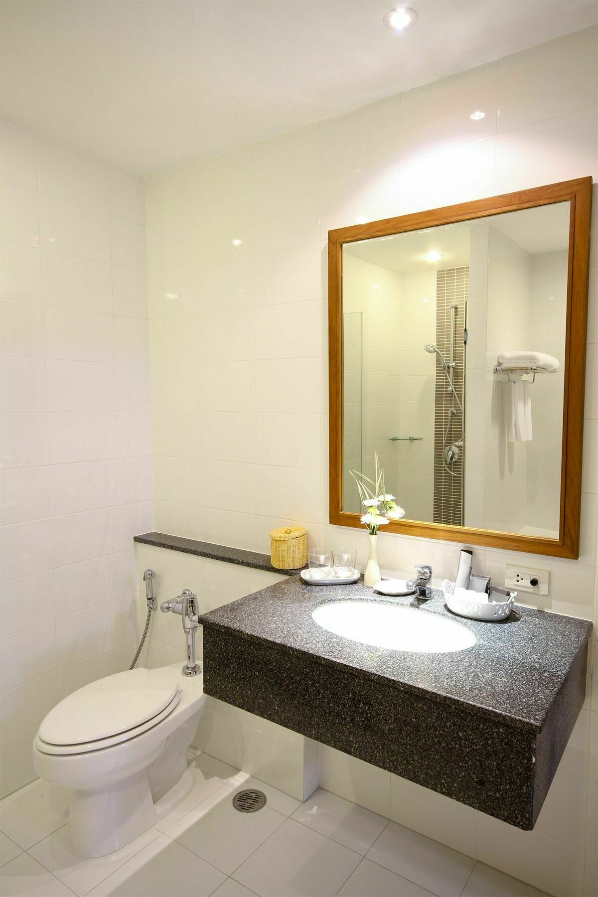 Kameo Grand Hotel & Serviced Apartment, Rayong Exterior photo