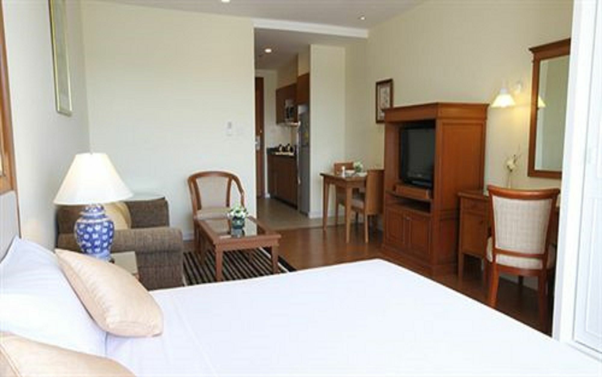 Kameo Grand Hotel & Serviced Apartment, Rayong Exterior photo